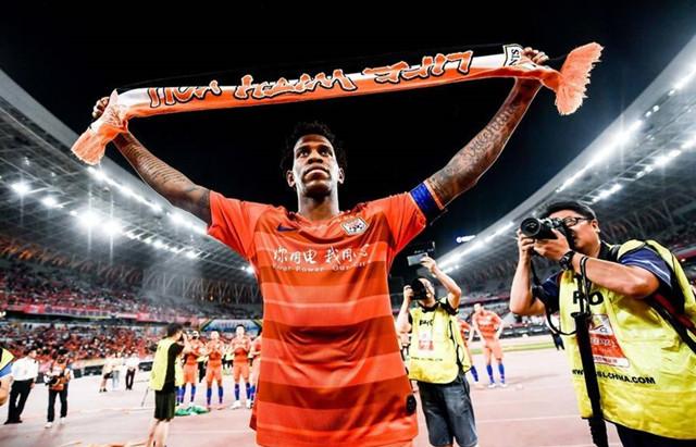  梅斯主场气势如虹，球迷助威声中收获宝贵胜利